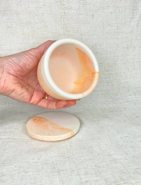 Pot avec couvercle - Marbré orange / Ivoire