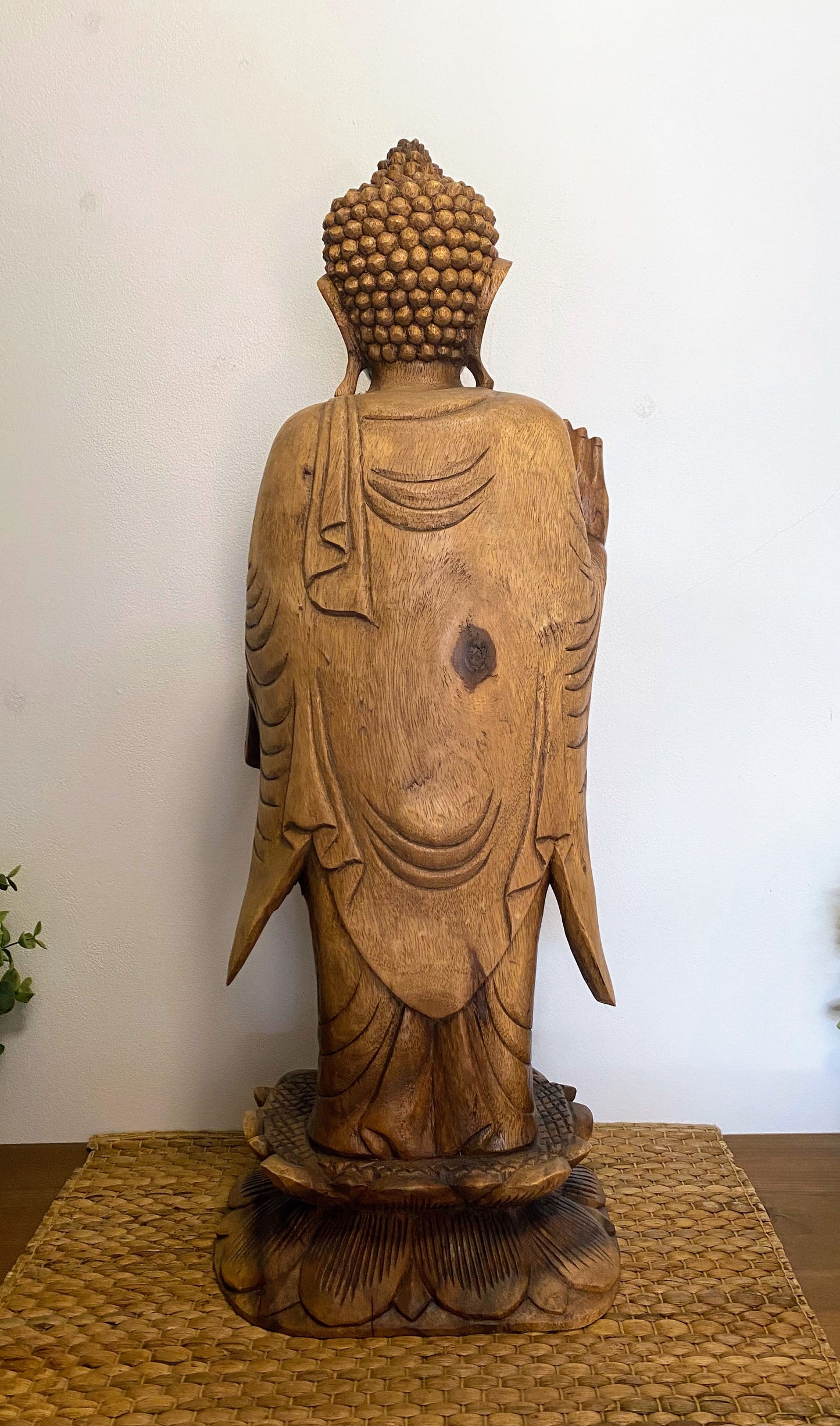 Statue Bouddha debout en bois de suar – Artisanat indonésien